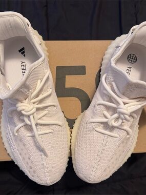 Yeezy Cream Knit Low-Top Sneakers